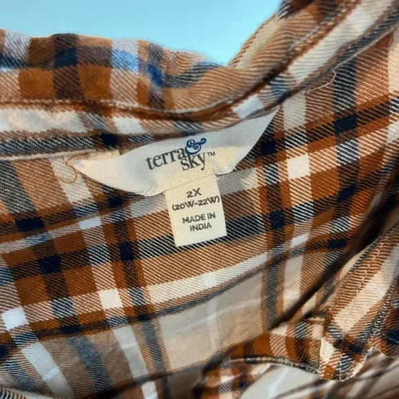 Terra & Sky Brown Plaid Women's Plus Size Button Woven Top 2X - Picture 6 of 10
